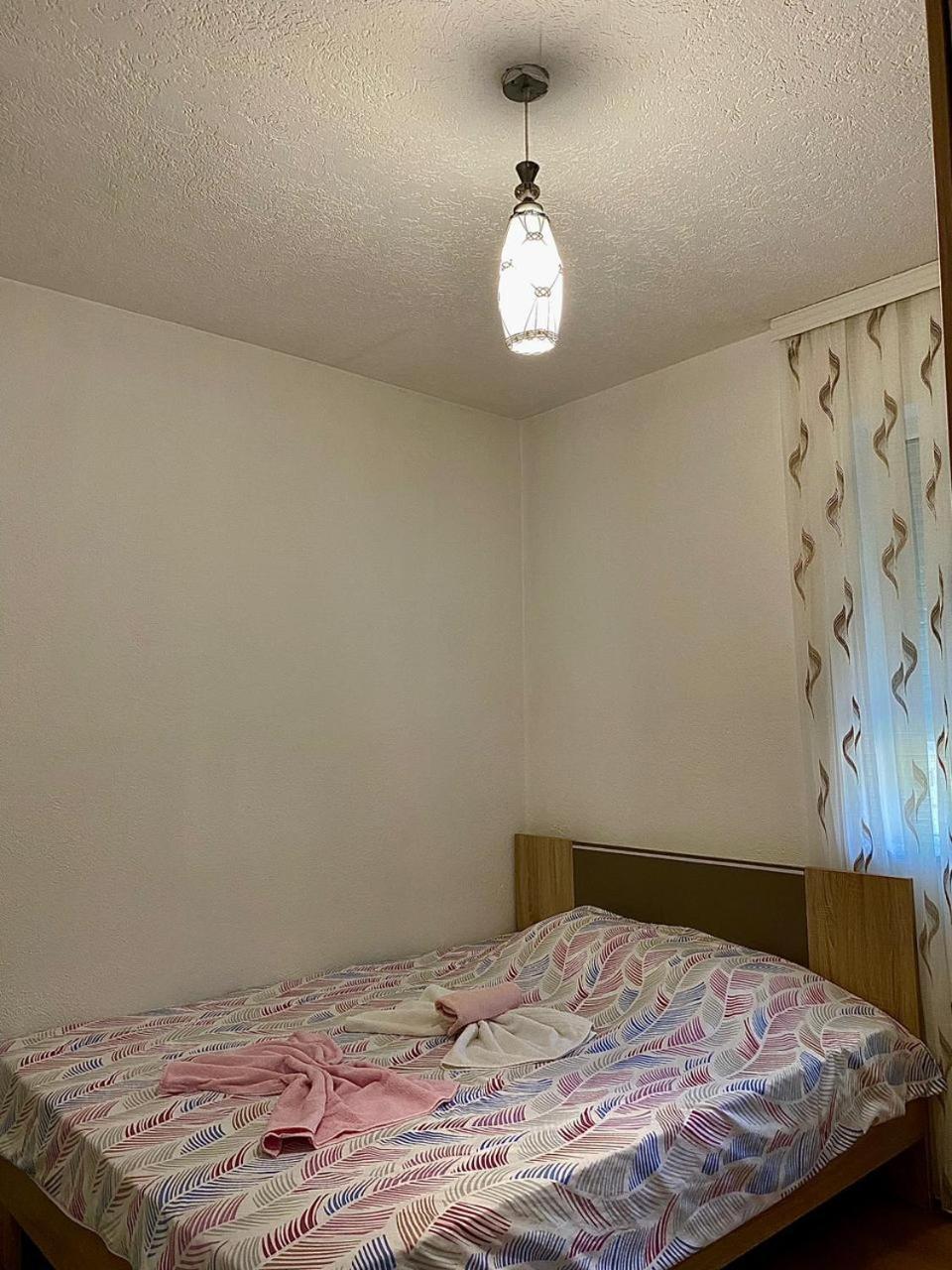 Lola Guest House Vuthaj エクステリア 写真