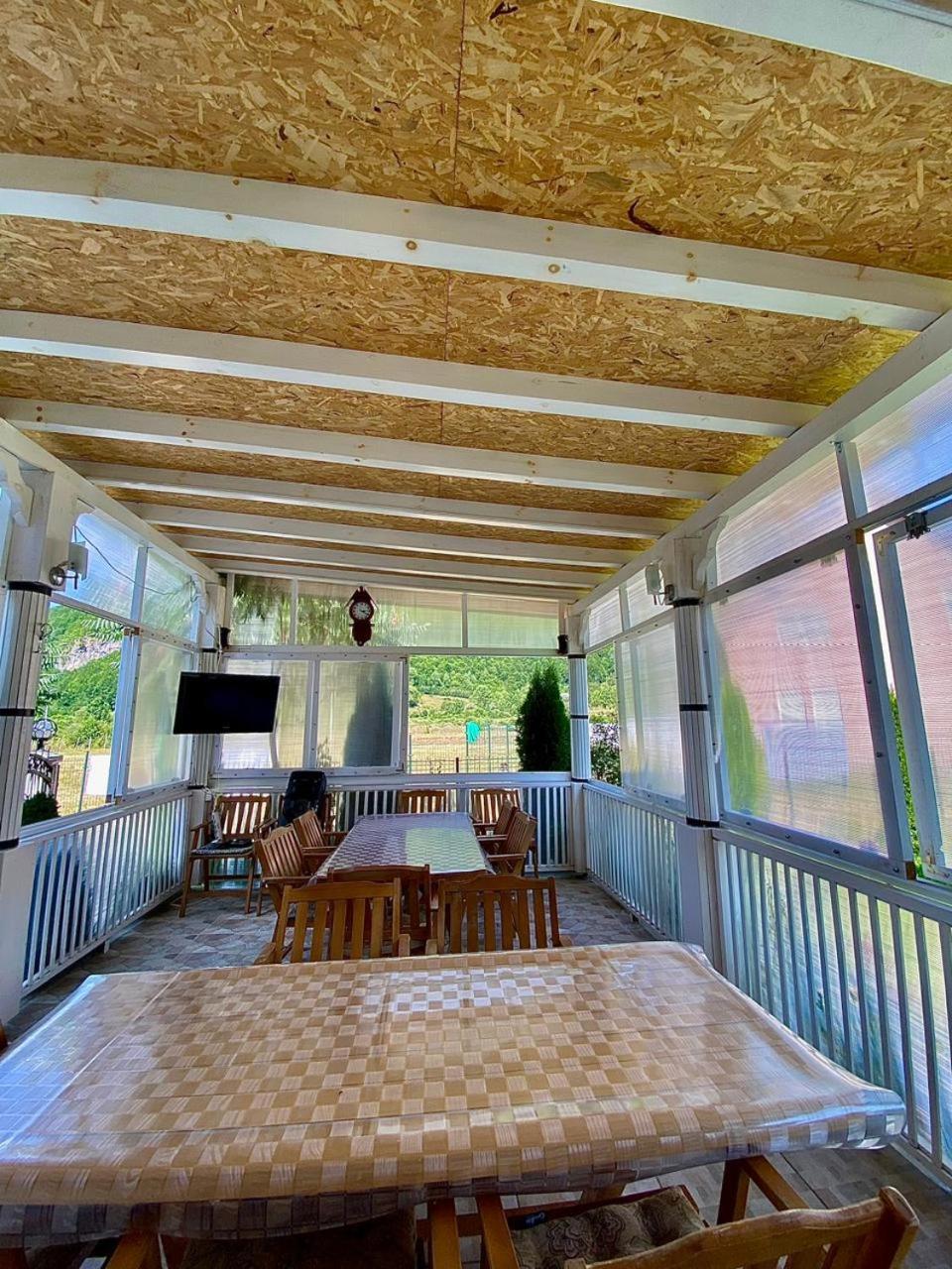 Lola Guest House Vuthaj エクステリア 写真